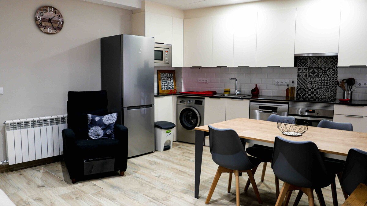 Anuncio de Airbnb popular: Apartament Cal Mujal de Solsona en Lleida