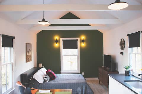 Top performing Airbnb: The Roost ATL - Modern Build on the BeltLine in Reynoldstown