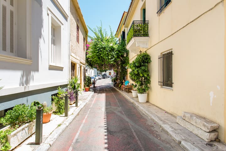 Athenian House in Plaka | Athenian Homes
