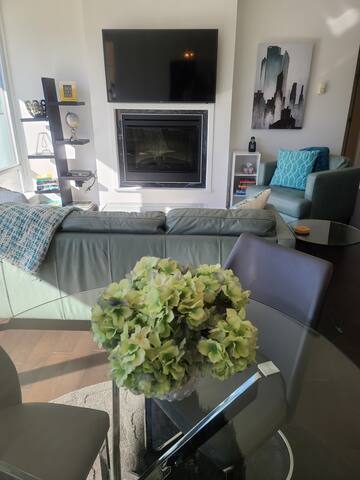 Waterfalls Hotel-Gorgeous 2 bedroom 2 bath condo gallery image 2