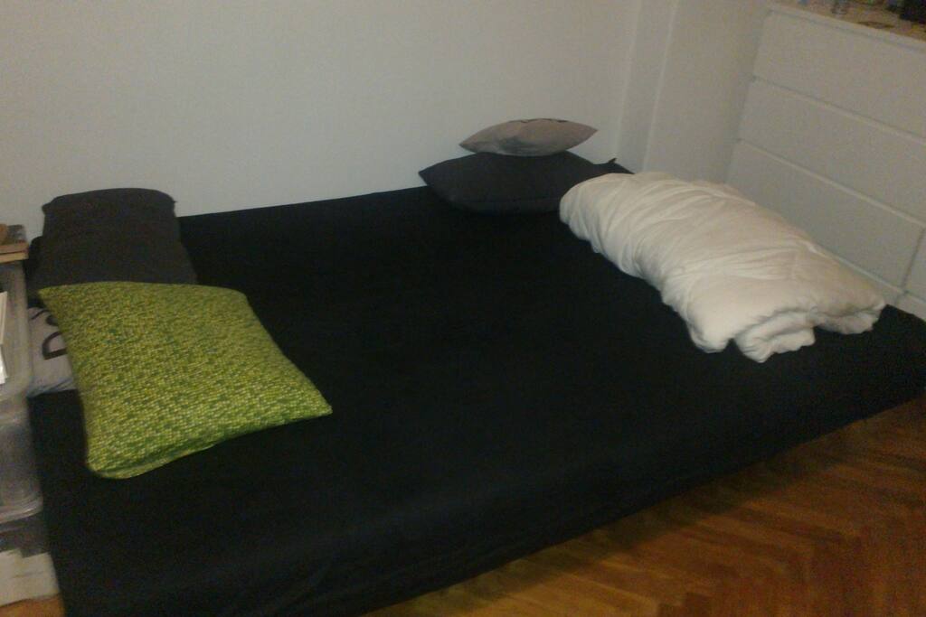 Guest bed