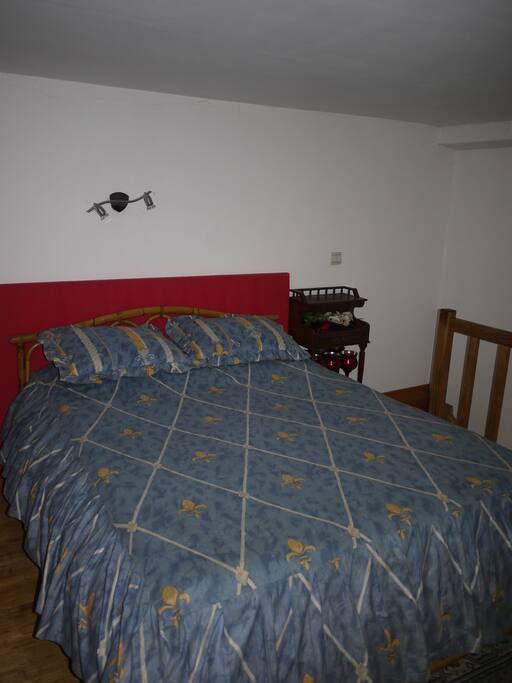 chambre lit double en mezzanine