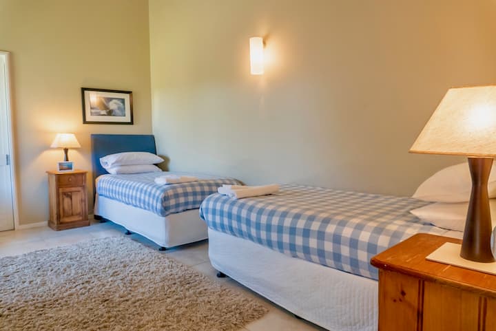 Twin bedroom