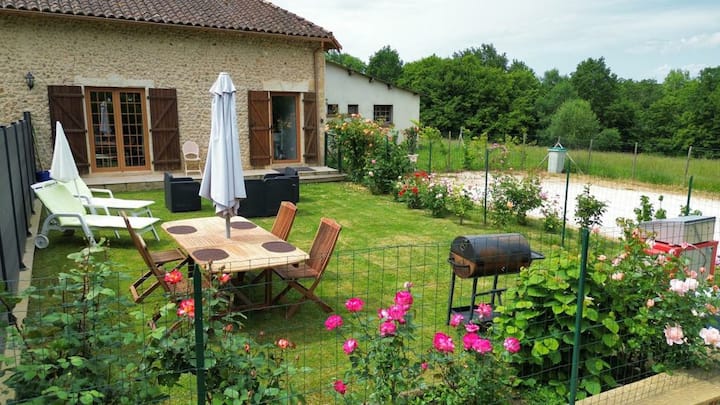 Chez Lucia next to Perigueux and 6 km from A89