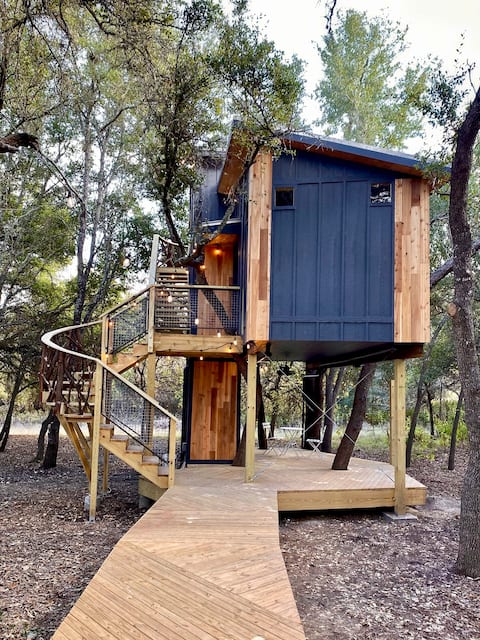 Leaf Treehouse at The Meadow