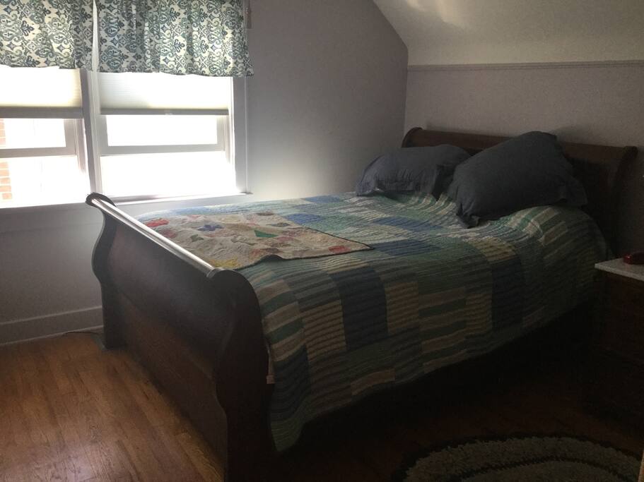 1 queen size bed