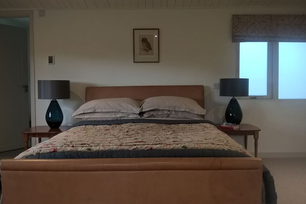 Kingsize bed