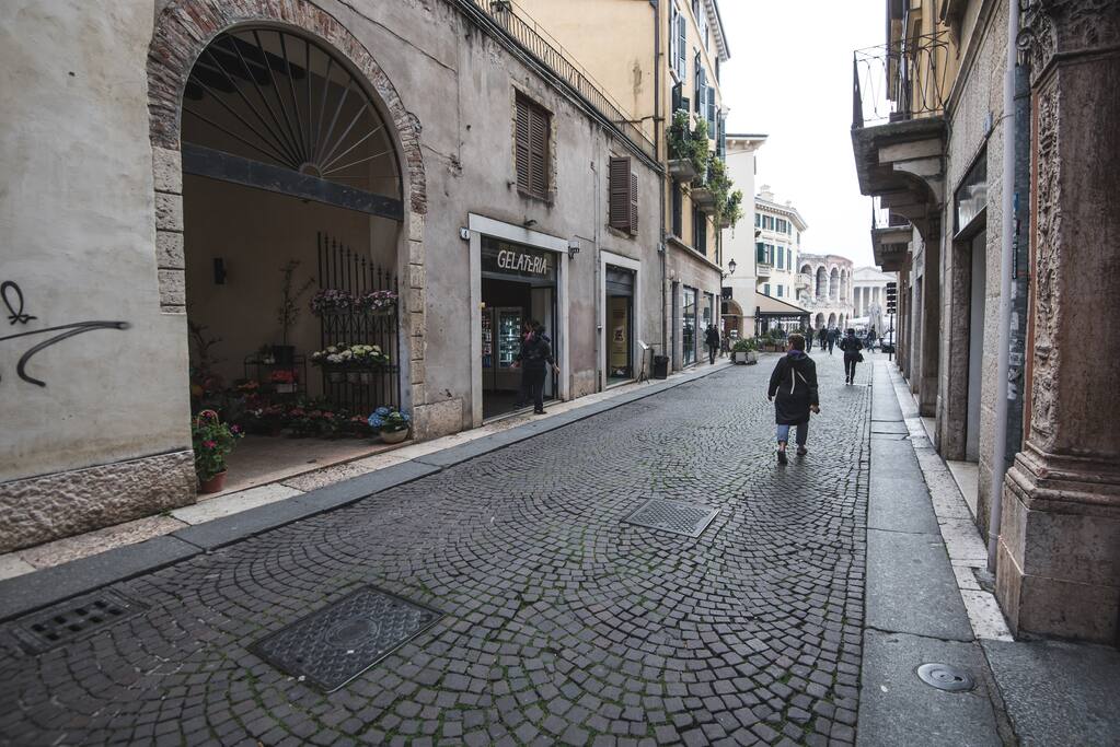 Ingresso nello storico Palazzo in cui si trova l'alloggio