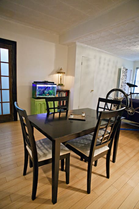 common area - dining space