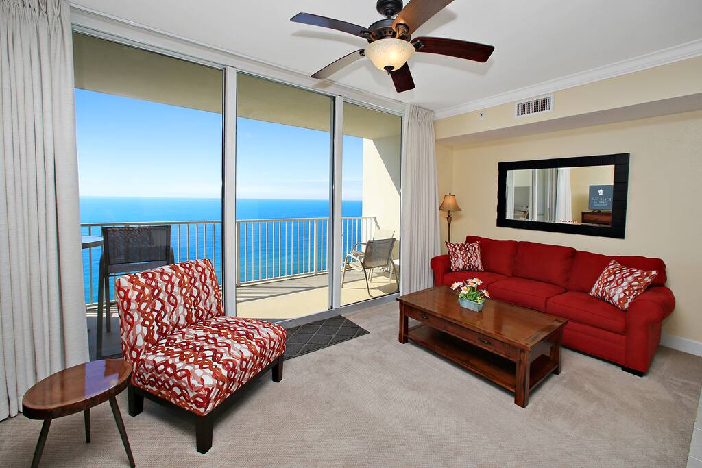 Chair,Furniture,Indoors,Room,Bed