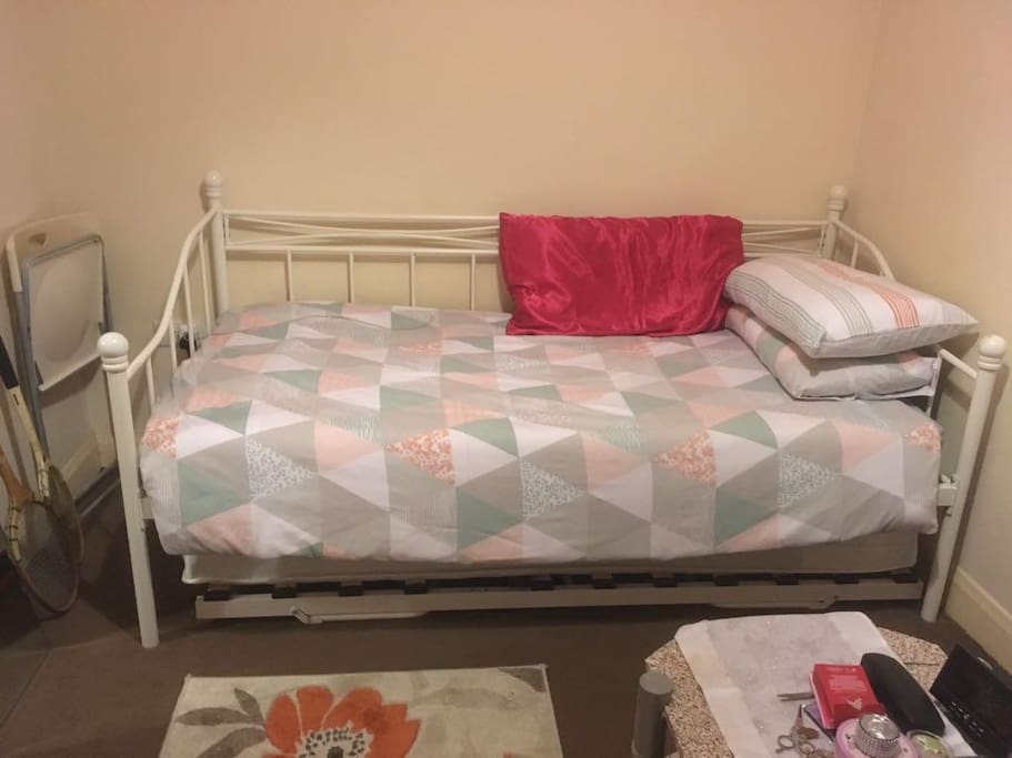 Bedroom suitable for 2