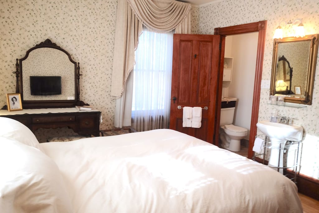 Nice, bright and spacious bedrooms.