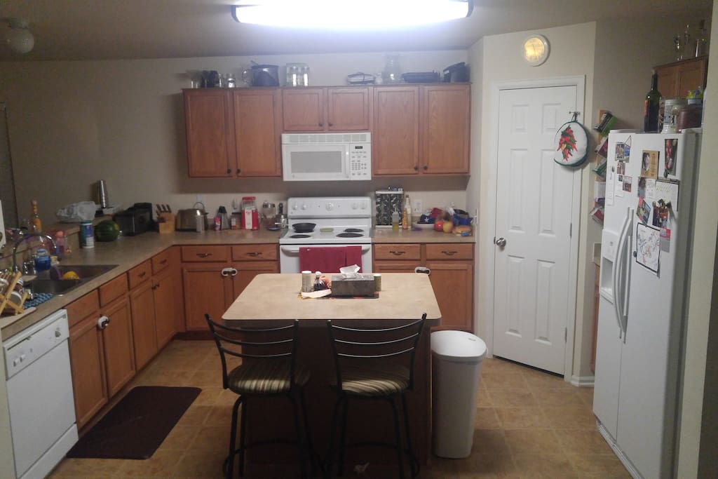 Kitchen, available for full use
