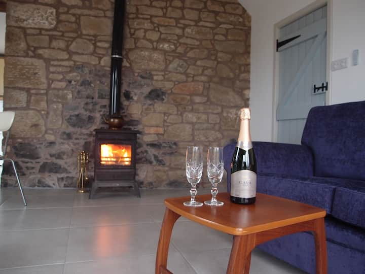Cockle Kitty Cottage- Woodburner, Tranquil, Views! - Kelso