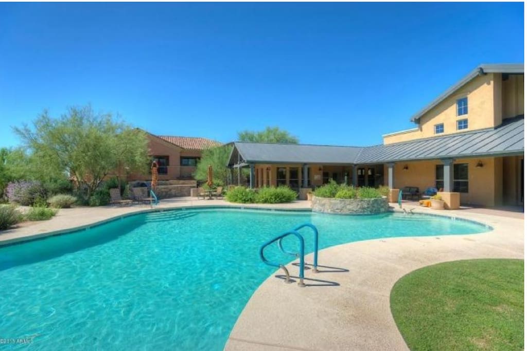 Serene pool and hot tub minutes away from your front door