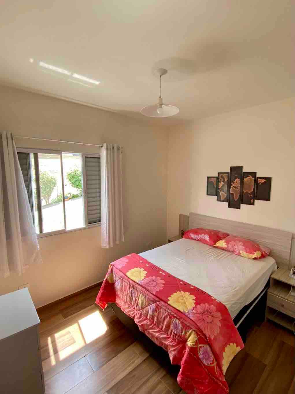 Dormitorio 2: cama doble.