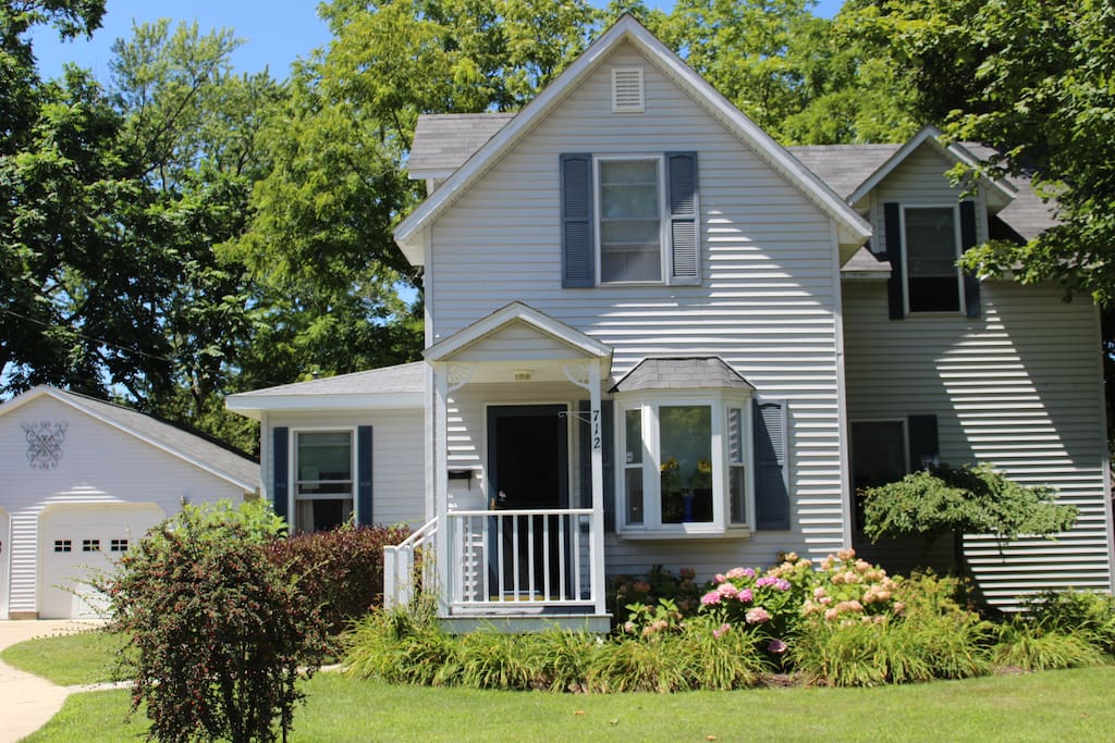 Top 100 Airbnb Rentals 2017 in South Haven, Michigan