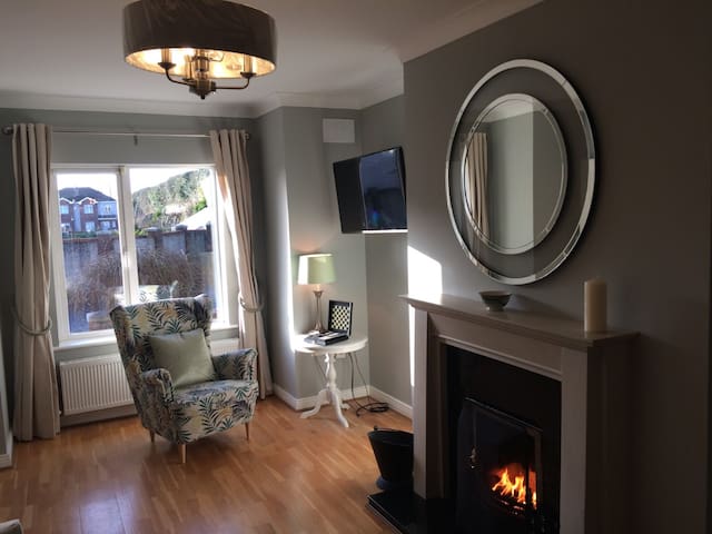 Beautifully decorated town house with back garden