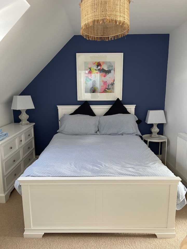 Double bed, en-suite in this room.