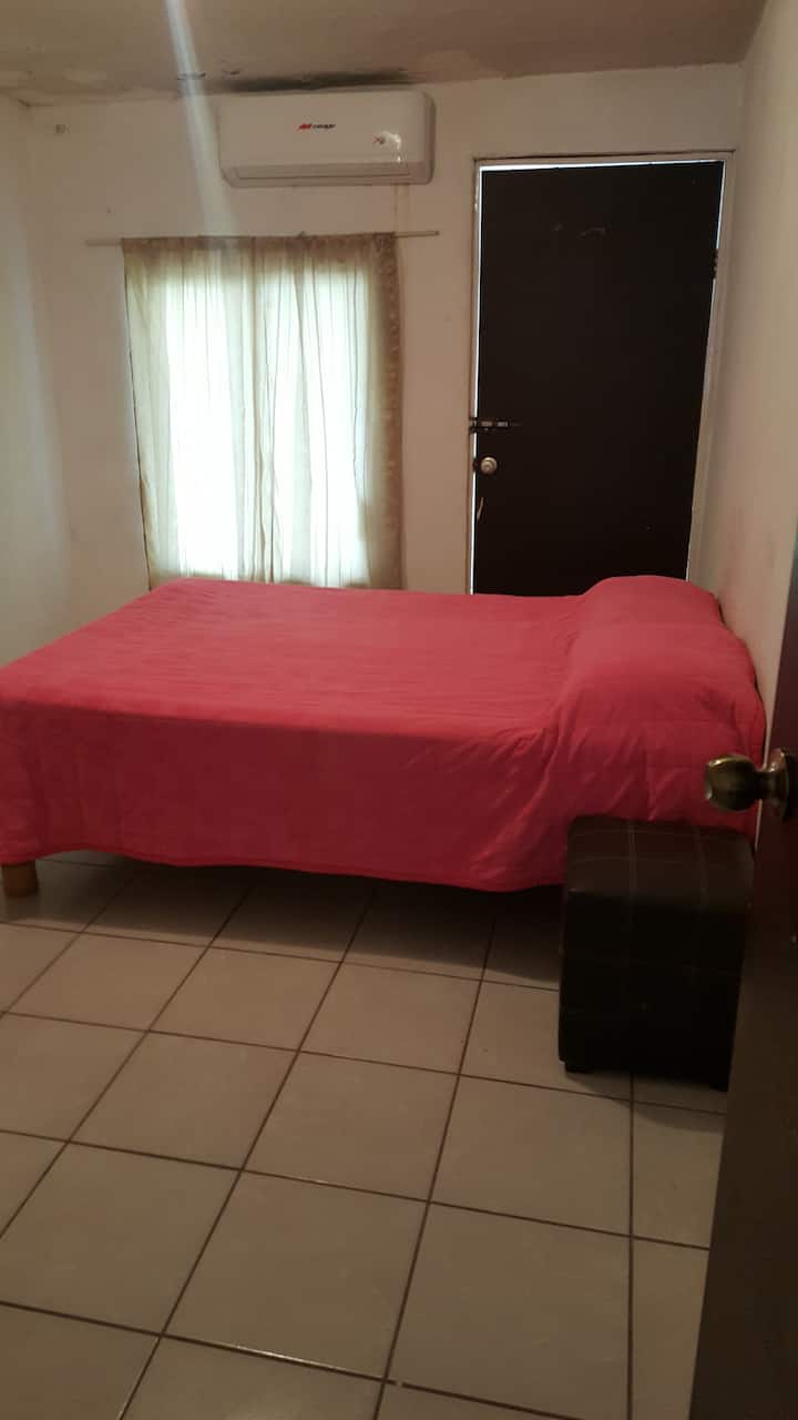 ห้องนอน #3 มีเตียงคู่  