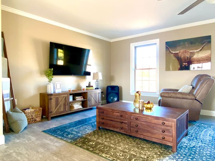Beautiful  2 Bed 2.5 Bath With Game Room - Saugerties, NY