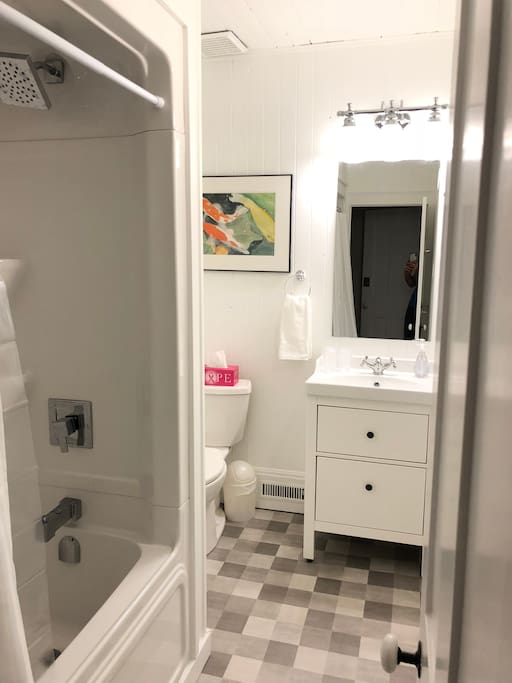 4 piece ensuite bathroom