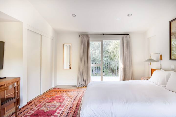 Mid-Century Laurel Canyon Retreat gallery image 5