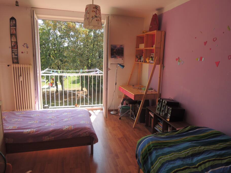 Room for kids with the south view window
