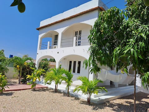 Sunset Lounge Villa room 2