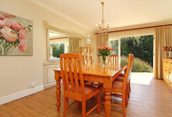 Southern Suburbs near Kirstenbosch gallery image 4