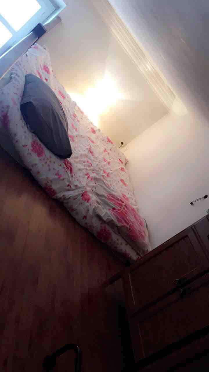 חדר שינה בקומת ביניים 