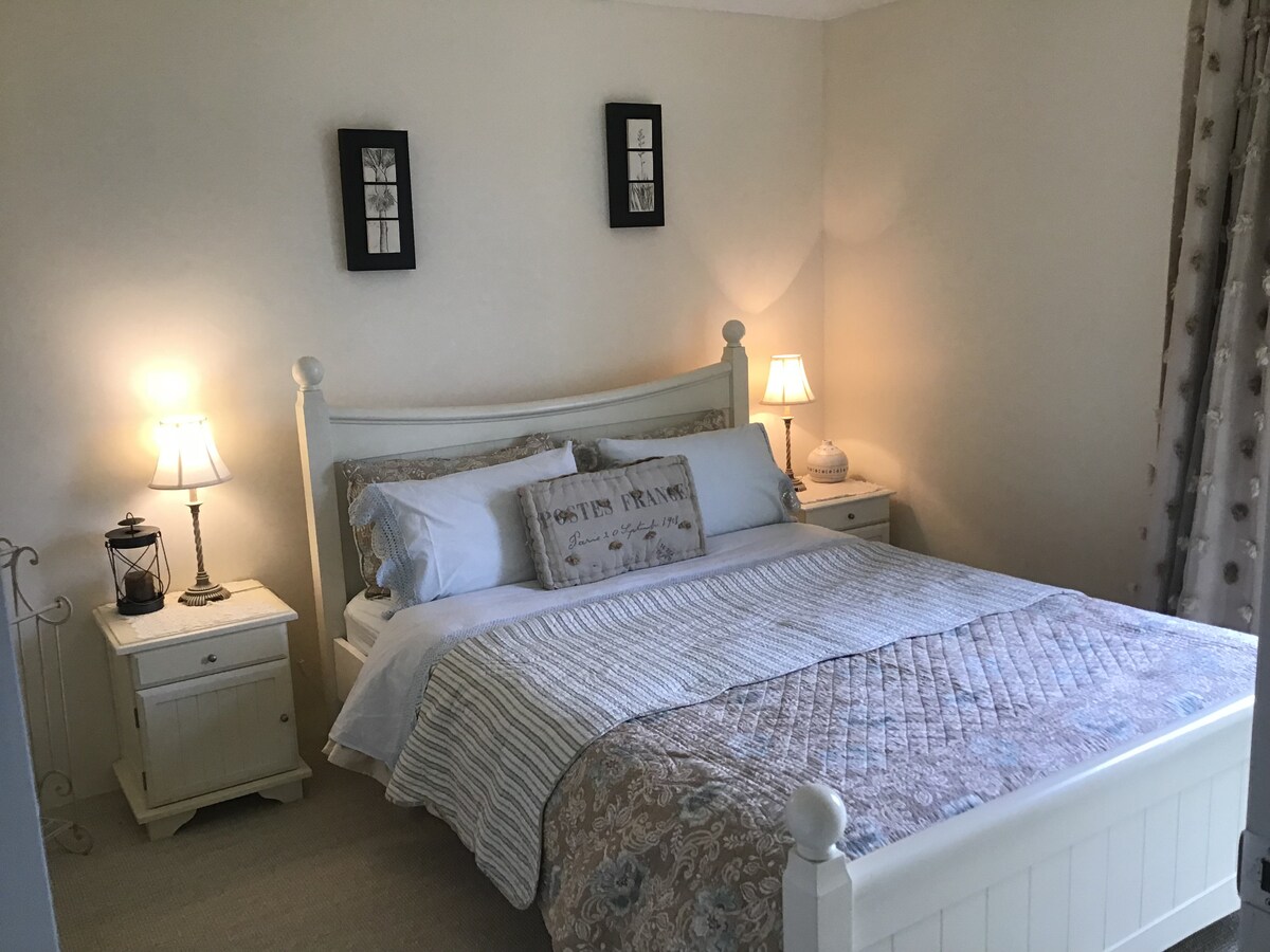 Acacia Bay gem overlooking the lake Apartments for Rent in Taupo