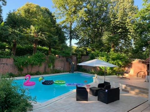 Independent room in a house with a privileged setting