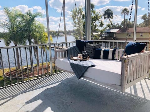 Safe, Clean:  Luxury Waterfront - Homosassa