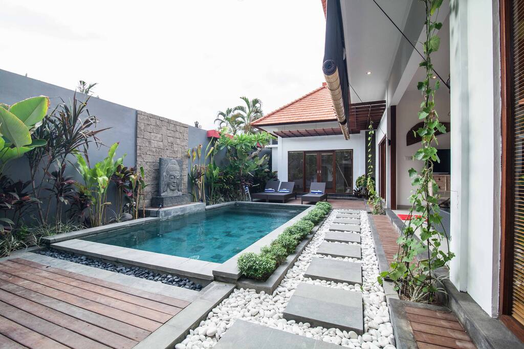 Private pool
