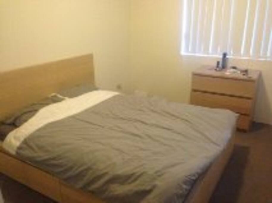 Large double bedroom with chest of draws