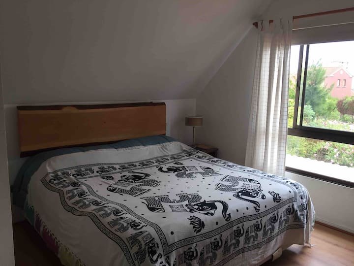 Брачен кревет (широк 180-220 см) 