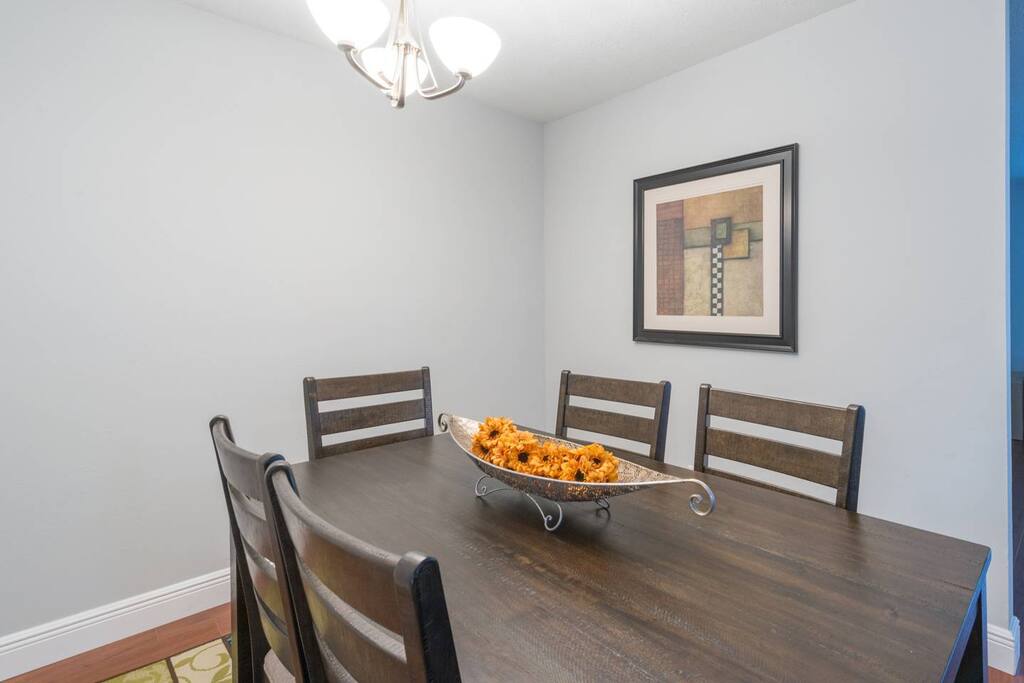 Dining Room for 6
