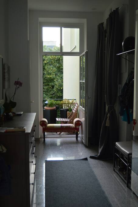 anteroom