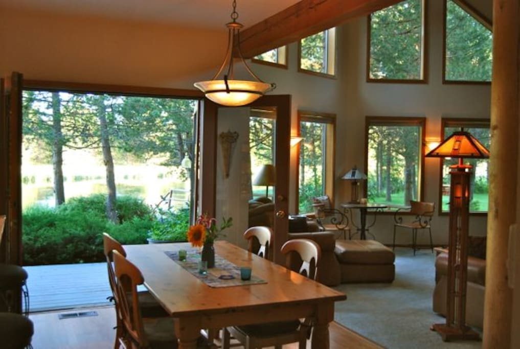 Dining room as seen from ft. hallway