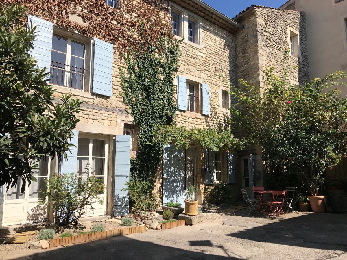 Saignon : locations de vacances et logements - Provence-Alpes-Côte 