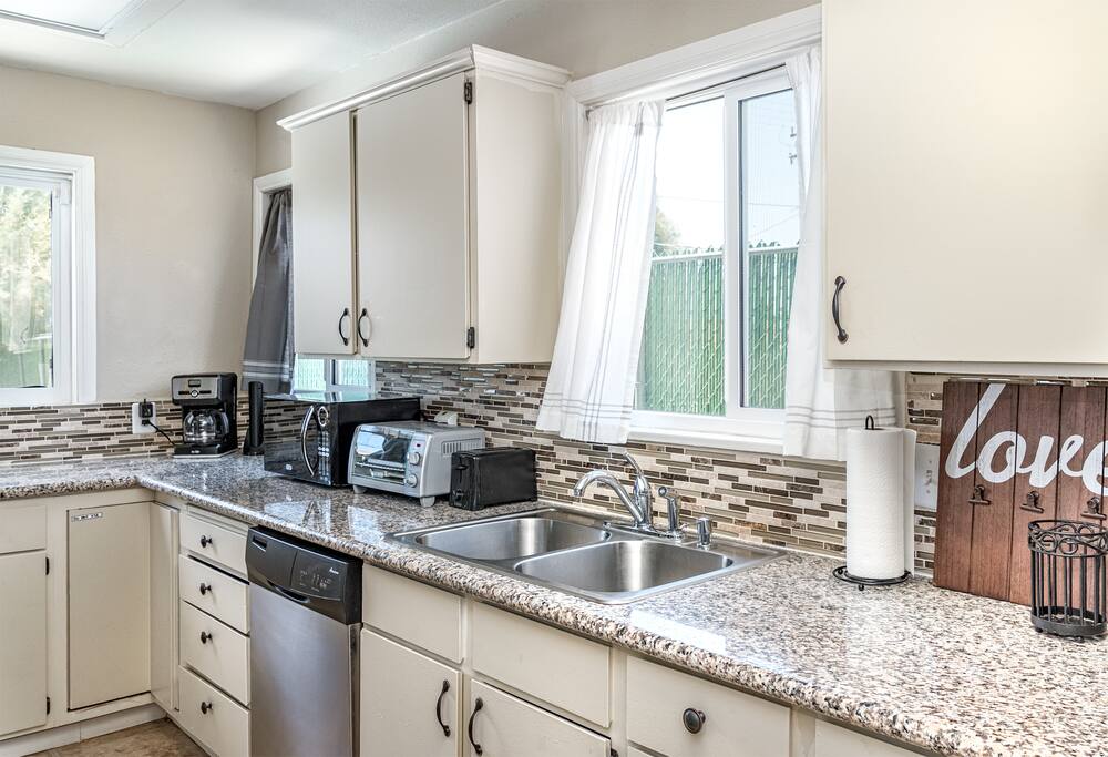Fully Stocked Kitchen