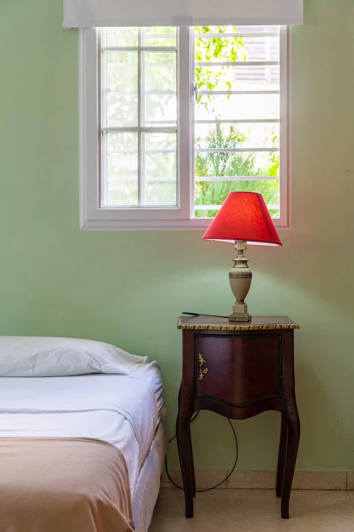 غرفة 1 منخفضة 