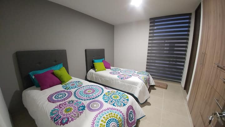 Schlafzimmer 1