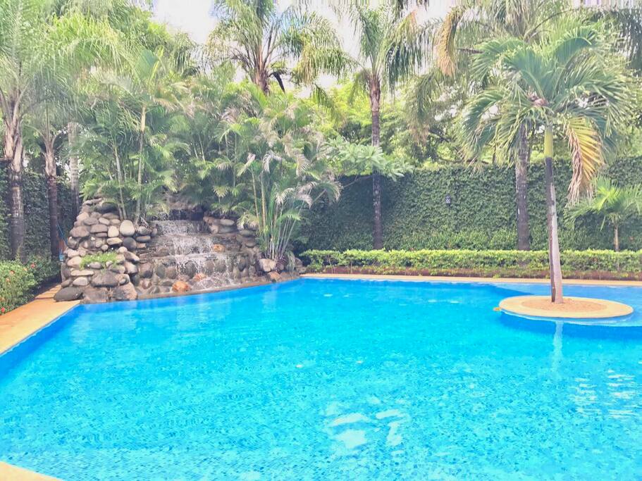 Pool & Waterfall