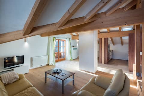Successful Airbnb property: Alpinloft – Modernes Appartement mit Tiroler Flair in Tirol