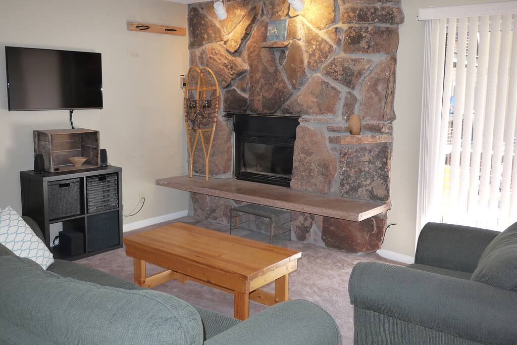 Living area with pull-out sofa