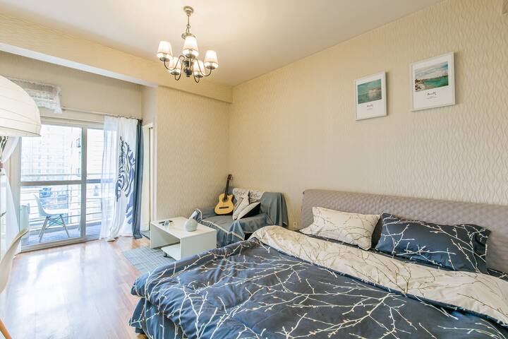 市中心 LIGHT HOUSE|大床观景房（点击头像查看更多房源）