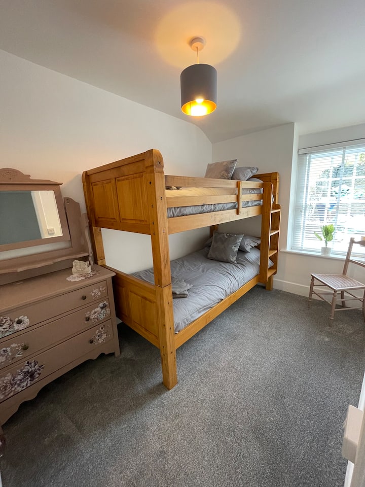 غرفة النوم 2