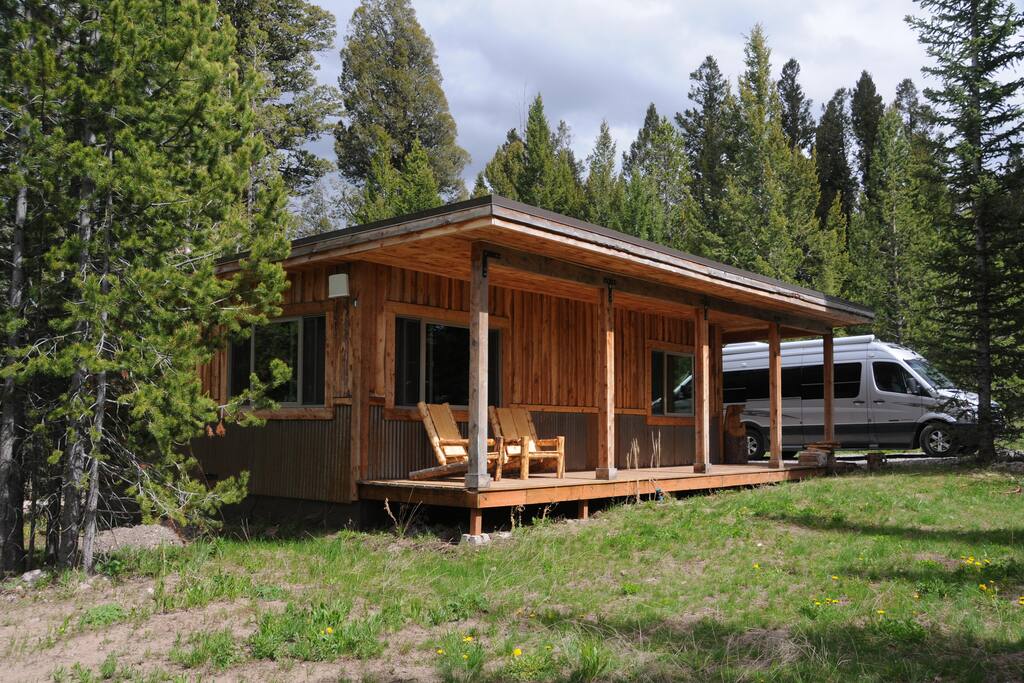 MiniMoose Cabin Cabins for Rent in West Yellowstone, Montana, United